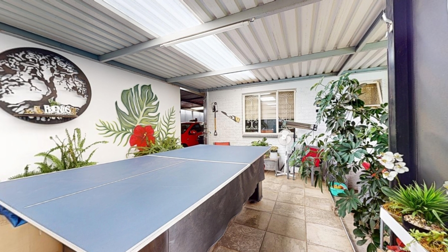 4 Bedroom Property for Sale in Sunnyridge Gauteng