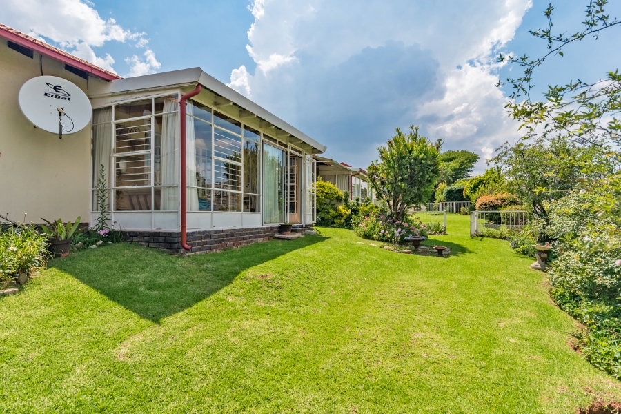 2 Bedroom Property for Sale in Helderkruin Gauteng