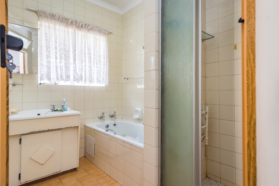 2 Bedroom Property for Sale in Helderkruin Gauteng