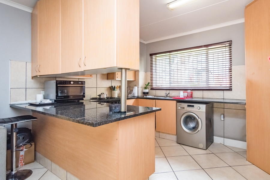 2 Bedroom Property for Sale in Florida Glen Gauteng