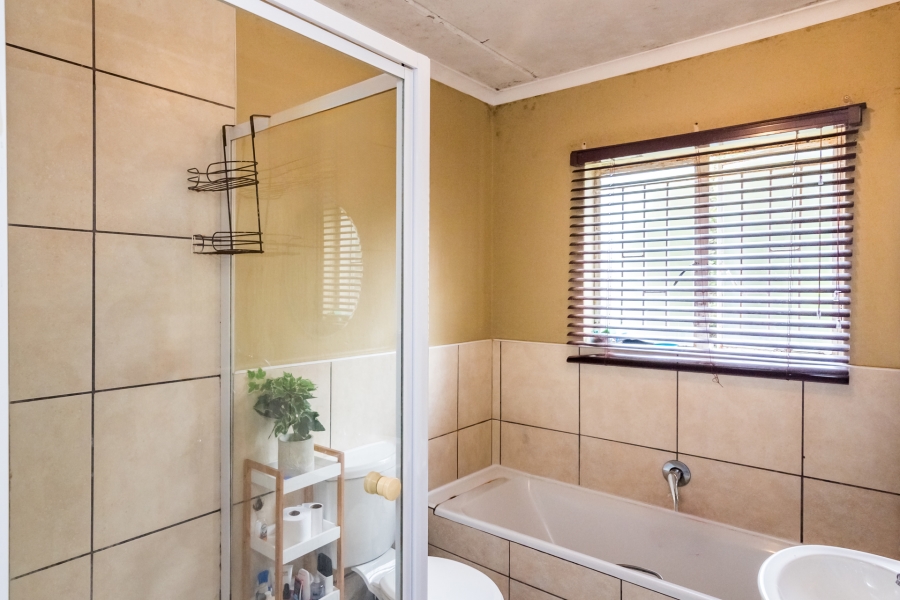 2 Bedroom Property for Sale in Florida Glen Gauteng