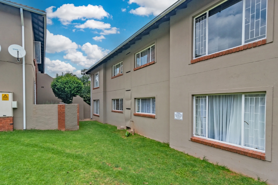 2 Bedroom Property for Sale in Florida Glen Gauteng