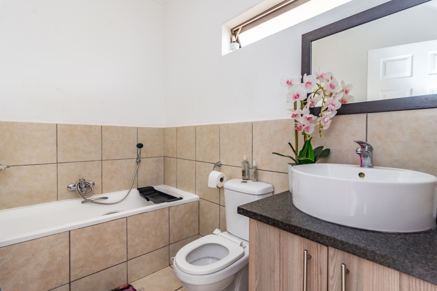 2 Bedroom Property for Sale in Ruimsig Gauteng