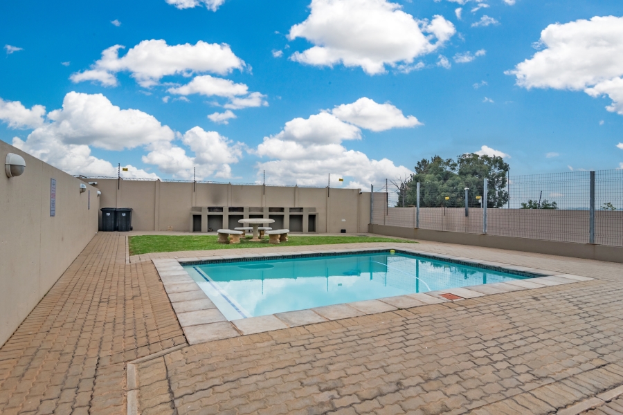 2 Bedroom Property for Sale in Ruimsig Gauteng