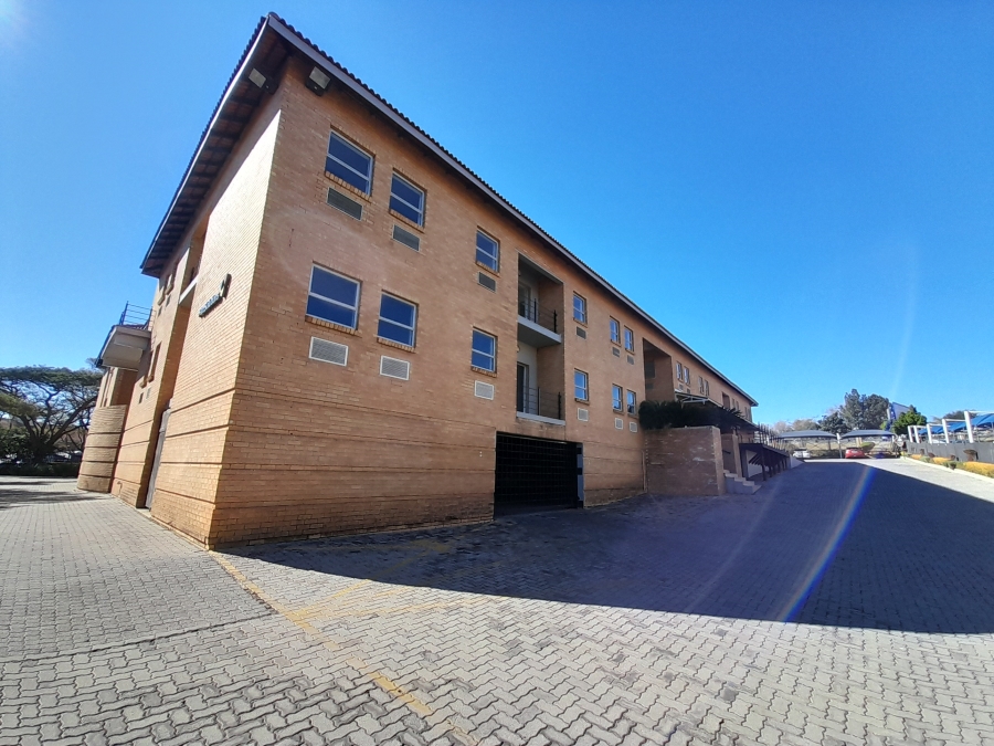 To Let commercial Property for Rent in Halfway Gardens Gauteng