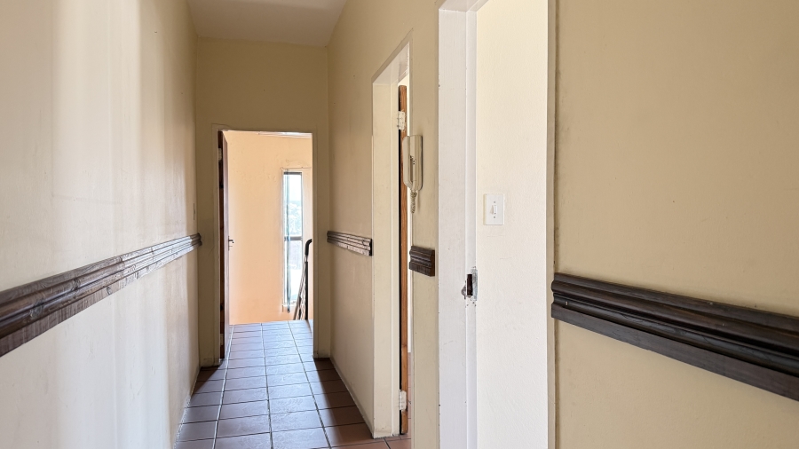 To Let commercial Property for Rent in Rooihuiskraal Gauteng