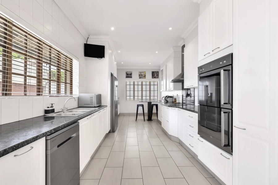 4 Bedroom Property for Sale in Atholl Gauteng