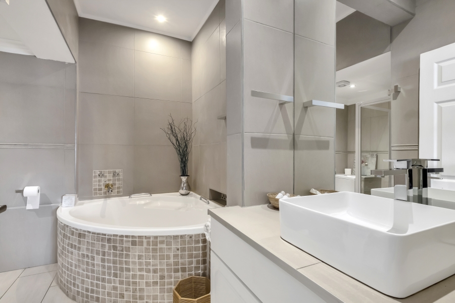 4 Bedroom Property for Sale in Atholl Gauteng