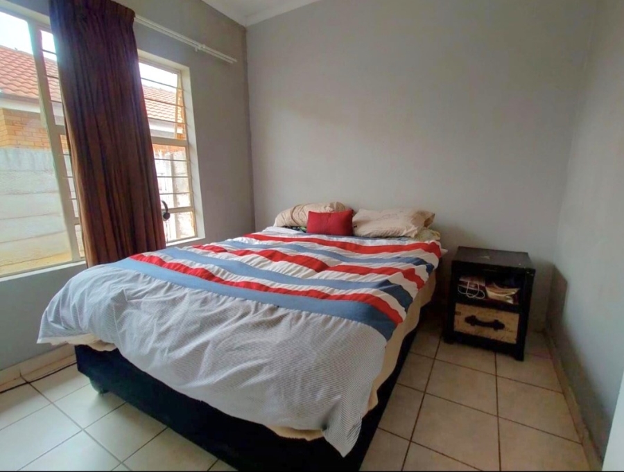 2 Bedroom Property for Sale in Greenhills Gauteng