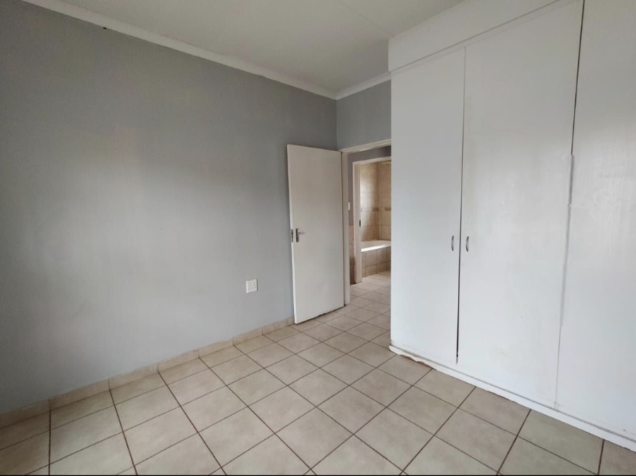 2 Bedroom Property for Sale in Greenhills Gauteng