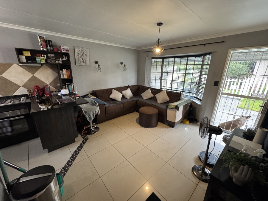 To Let 1 Bedroom Property for Rent in Dalpark Gauteng