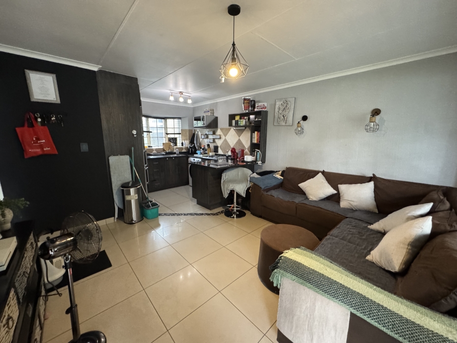 To Let 1 Bedroom Property for Rent in Dalpark Gauteng