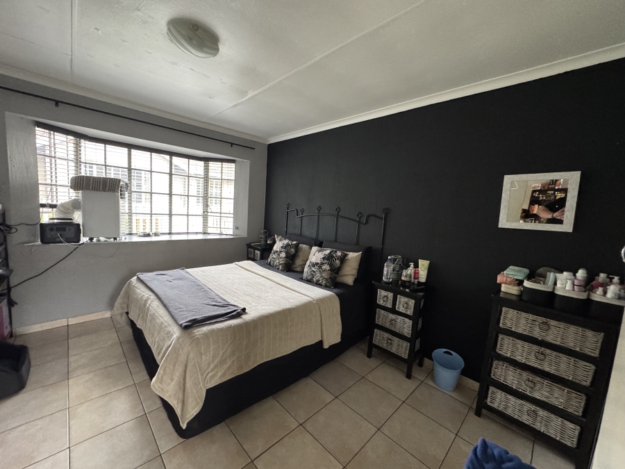 To Let 1 Bedroom Property for Rent in Dalpark Gauteng