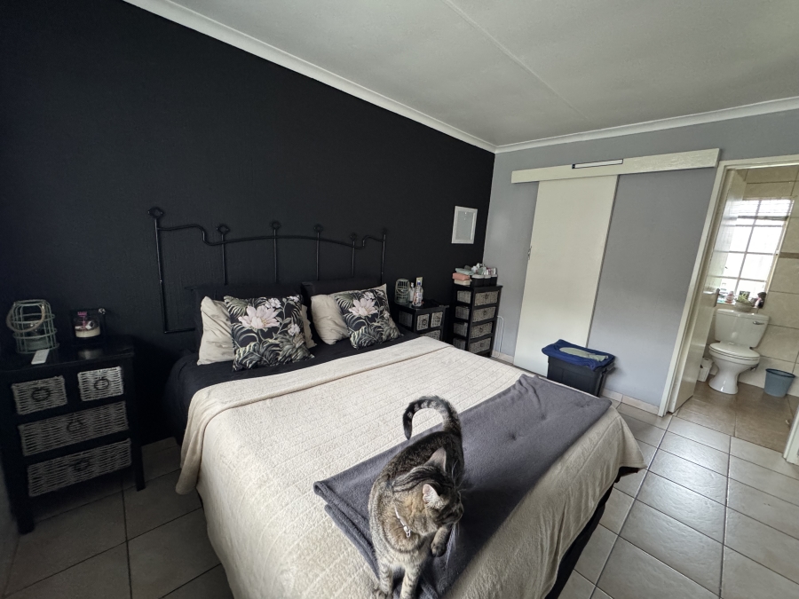 To Let 1 Bedroom Property for Rent in Dalpark Gauteng