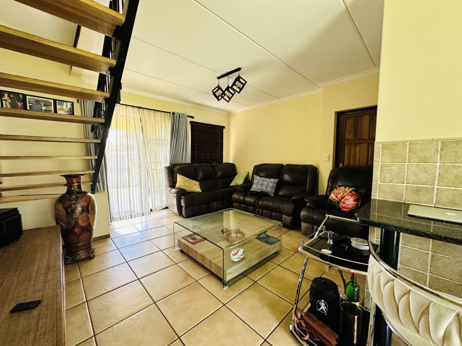 3 Bedroom Property for Sale in Albertsdal Gauteng