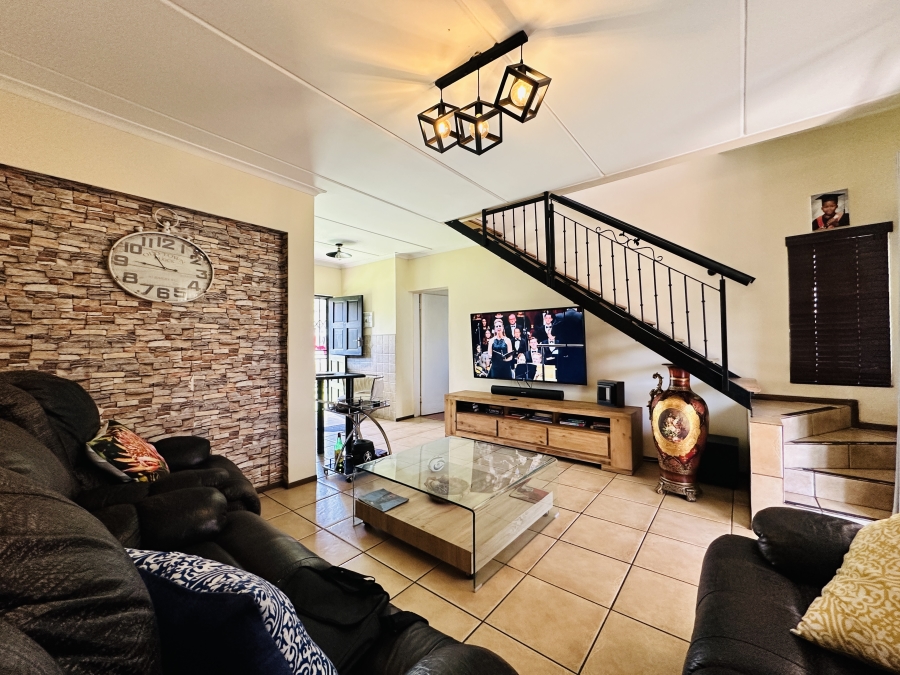 3 Bedroom Property for Sale in Albertsdal Gauteng