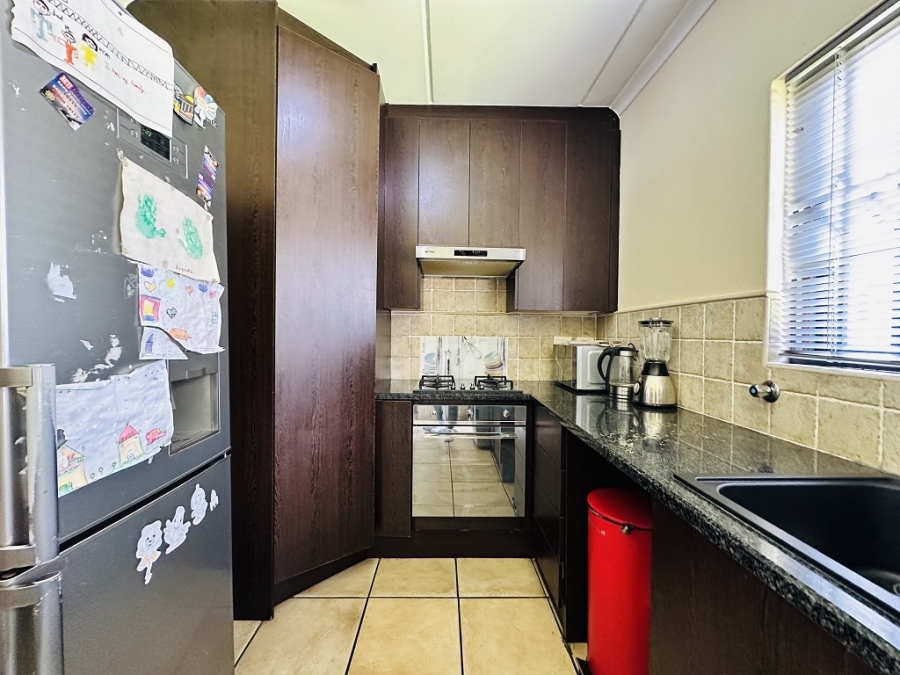 3 Bedroom Property for Sale in Albertsdal Gauteng