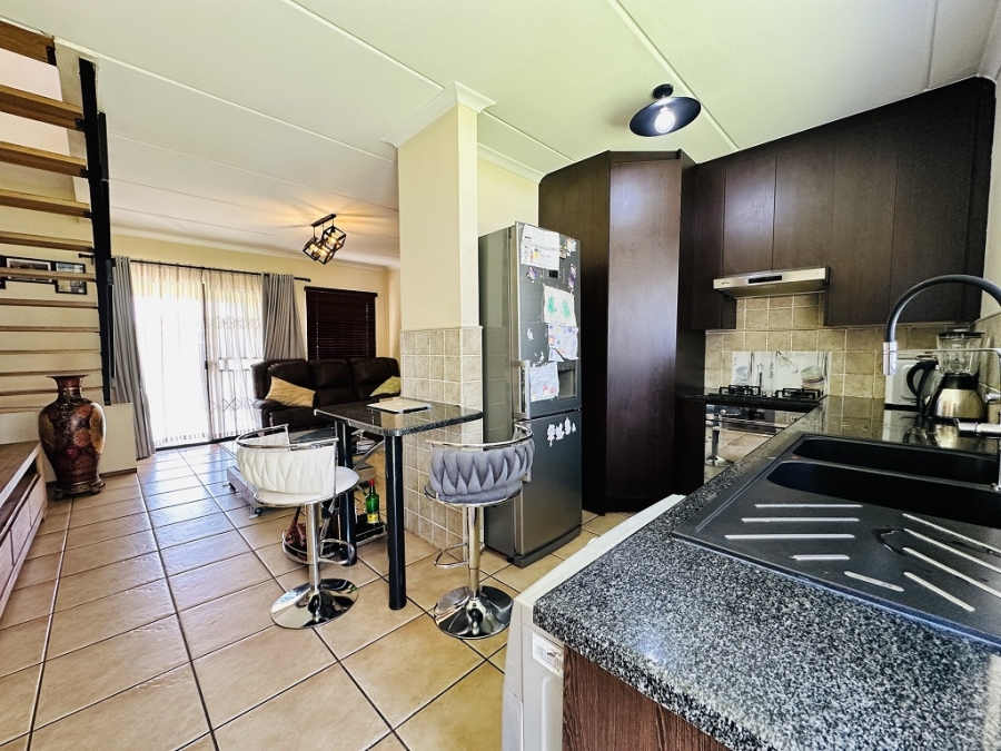 3 Bedroom Property for Sale in Albertsdal Gauteng