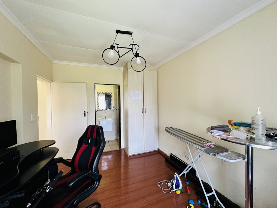 3 Bedroom Property for Sale in Albertsdal Gauteng