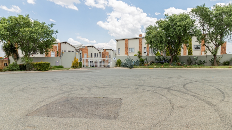 3 Bedroom Property for Sale in Meyersdal Gauteng