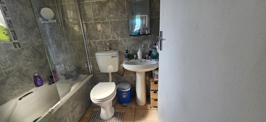 2 Bedroom Property for Sale in Meyersdal Gauteng