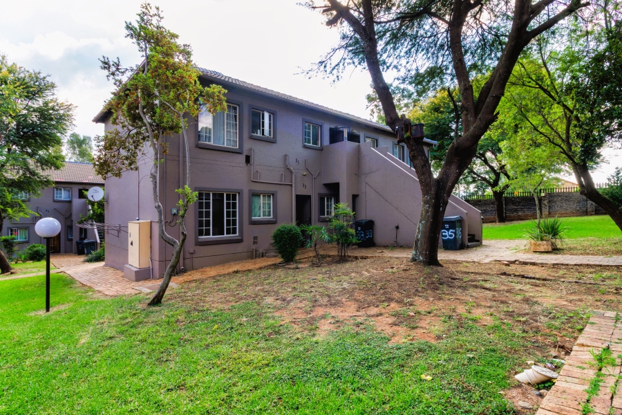 2 Bedroom Property for Sale in Wilgeheuwel Gauteng