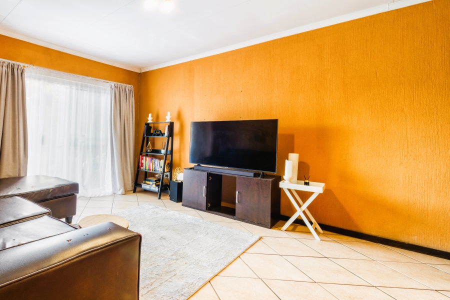 2 Bedroom Property for Sale in Wilgeheuwel Gauteng