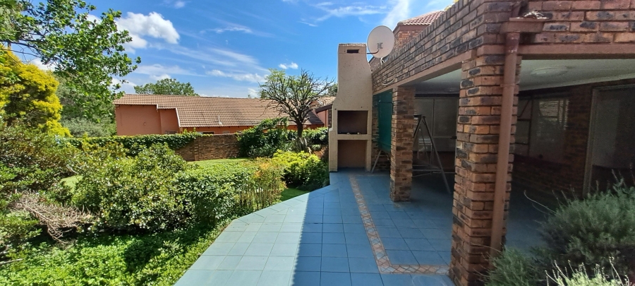 5 Bedroom Property for Sale in Northwold Gauteng