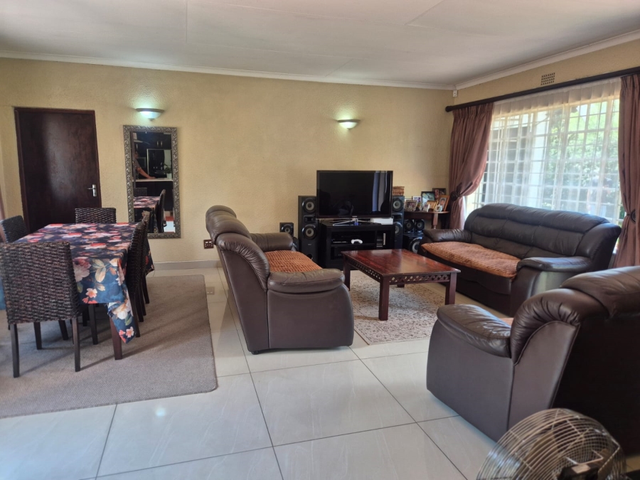 3 Bedroom Property for Sale in Buccleuch Gauteng