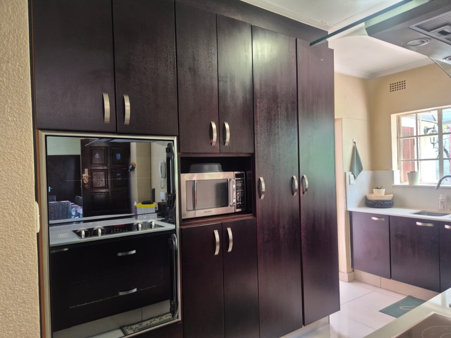 3 Bedroom Property for Sale in Buccleuch Gauteng