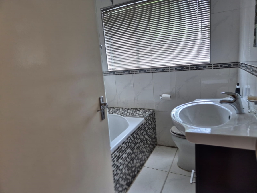 2 Bedroom Property for Sale in Buccleuch Gauteng