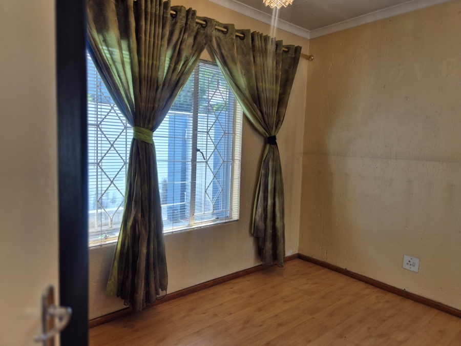 2 Bedroom Property for Sale in Buccleuch Gauteng