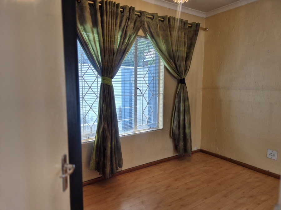 2 Bedroom Property for Sale in Buccleuch Gauteng