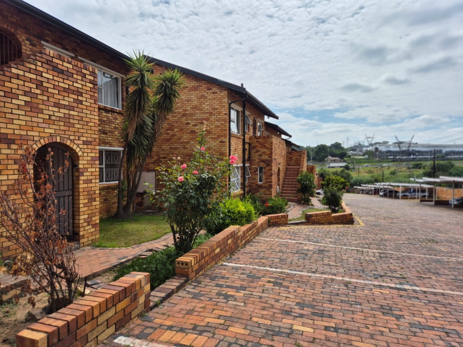2 Bedroom Property for Sale in Buccleuch Gauteng