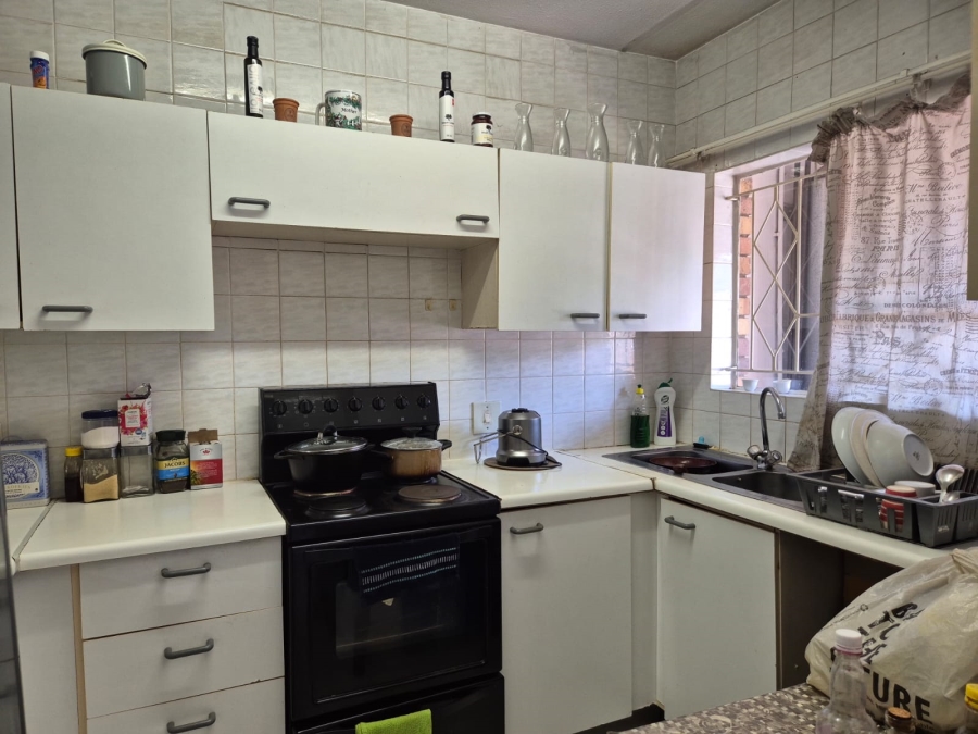 2 Bedroom Property for Sale in Buccleuch Gauteng