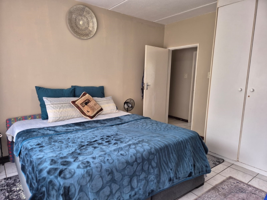 2 Bedroom Property for Sale in Buccleuch Gauteng