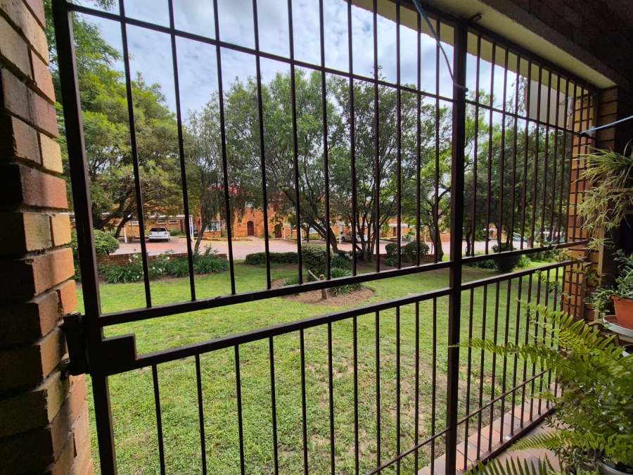 2 Bedroom Property for Sale in Buccleuch Gauteng