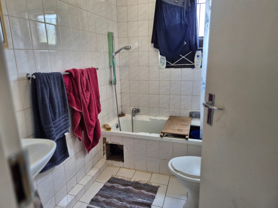2 Bedroom Property for Sale in Buccleuch Gauteng