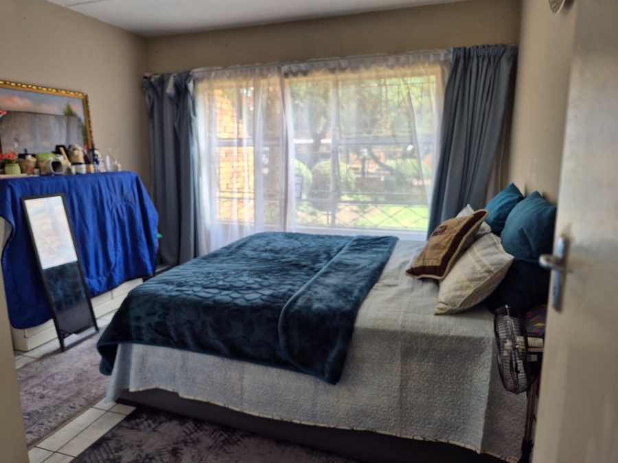 2 Bedroom Property for Sale in Buccleuch Gauteng