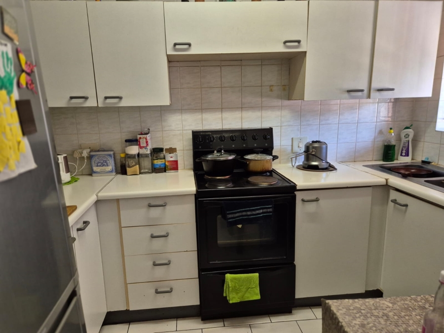 2 Bedroom Property for Sale in Buccleuch Gauteng