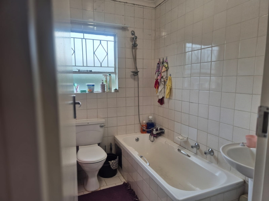 2 Bedroom Property for Sale in Buccleuch Gauteng