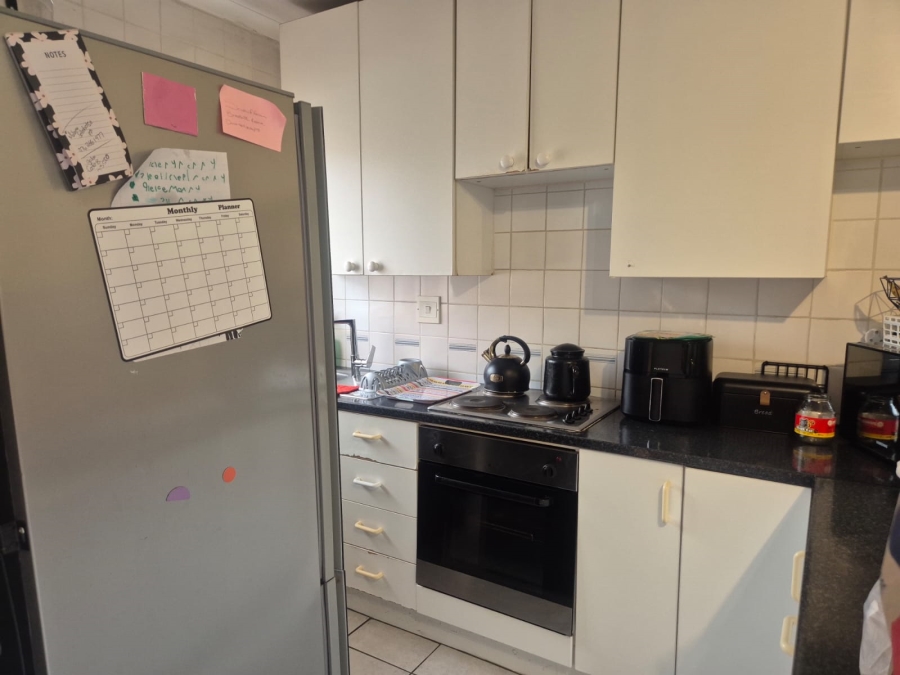 2 Bedroom Property for Sale in Buccleuch Gauteng