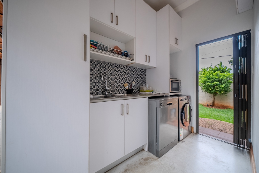 3 Bedroom Property for Sale in Faerie Glen Gauteng