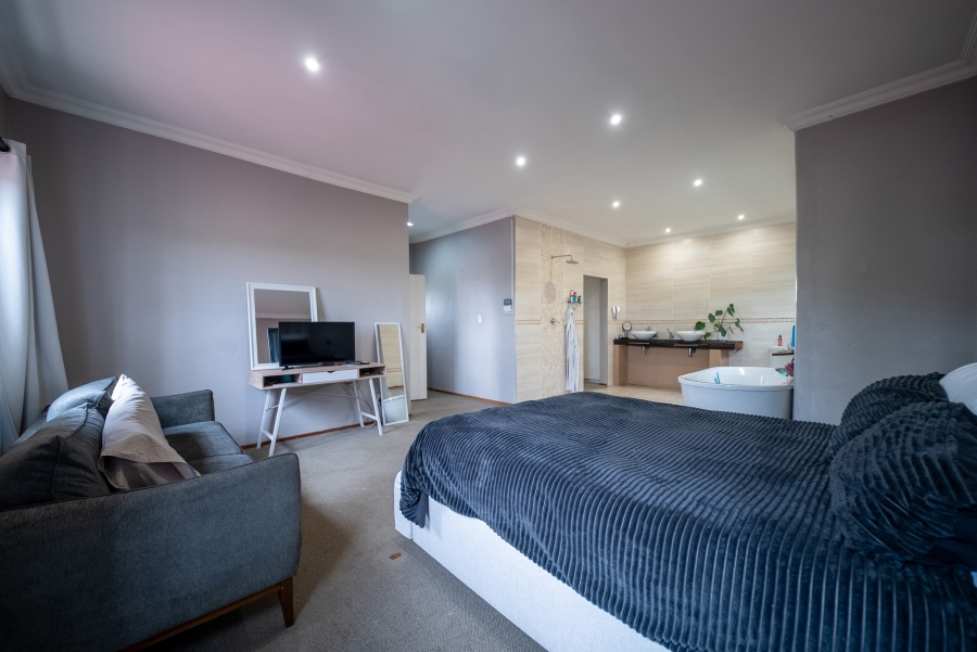 3 Bedroom Property for Sale in Faerie Glen Gauteng