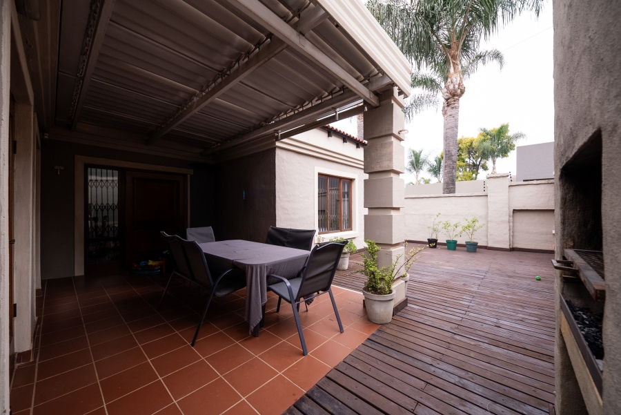 3 Bedroom Property for Sale in Faerie Glen Gauteng