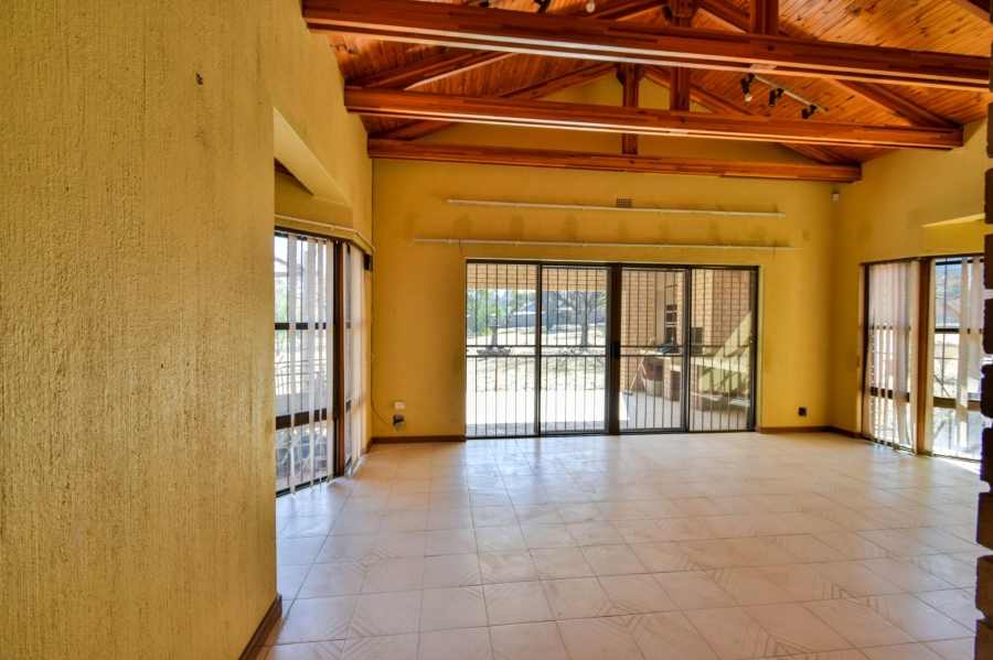 To Let 3 Bedroom Property for Rent in Chartwell Gauteng