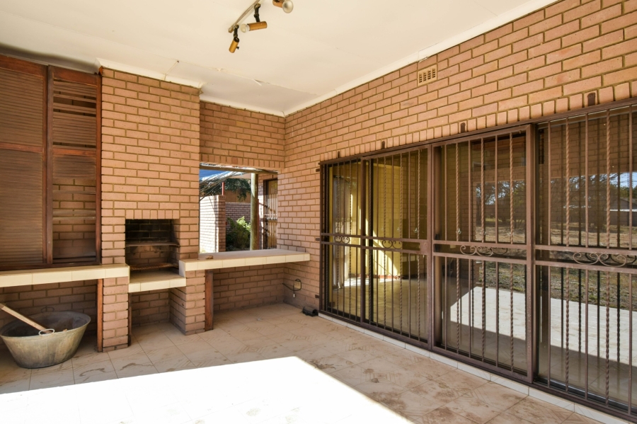 To Let 3 Bedroom Property for Rent in Chartwell Gauteng