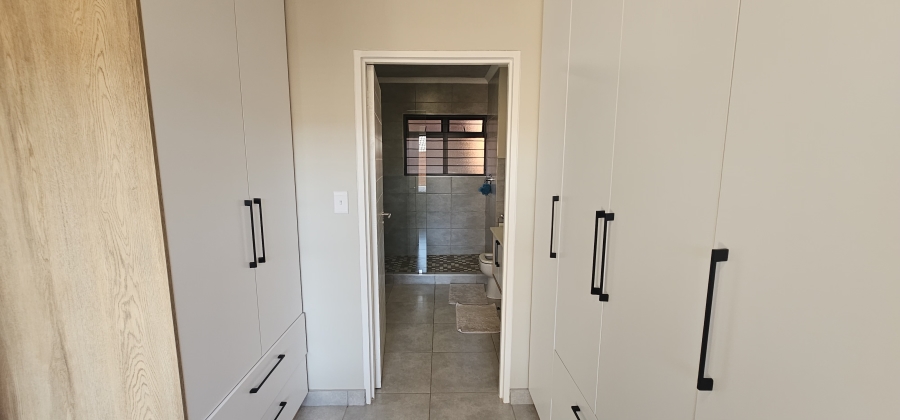 To Let 2 Bedroom Property for Rent in Boardwalk Villas Gauteng