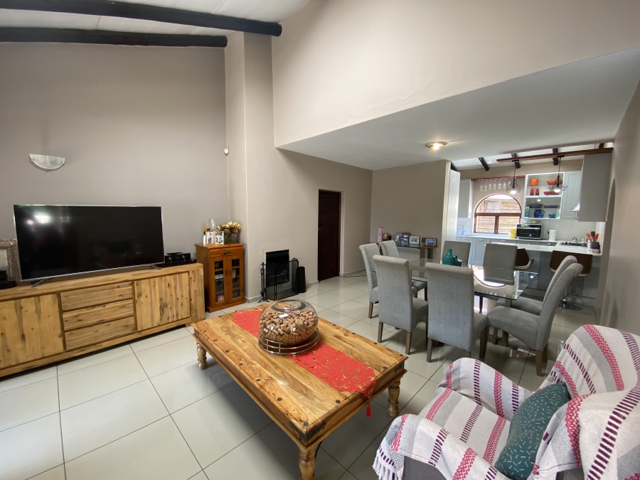 To Let 3 Bedroom Property for Rent in North Riding Gauteng