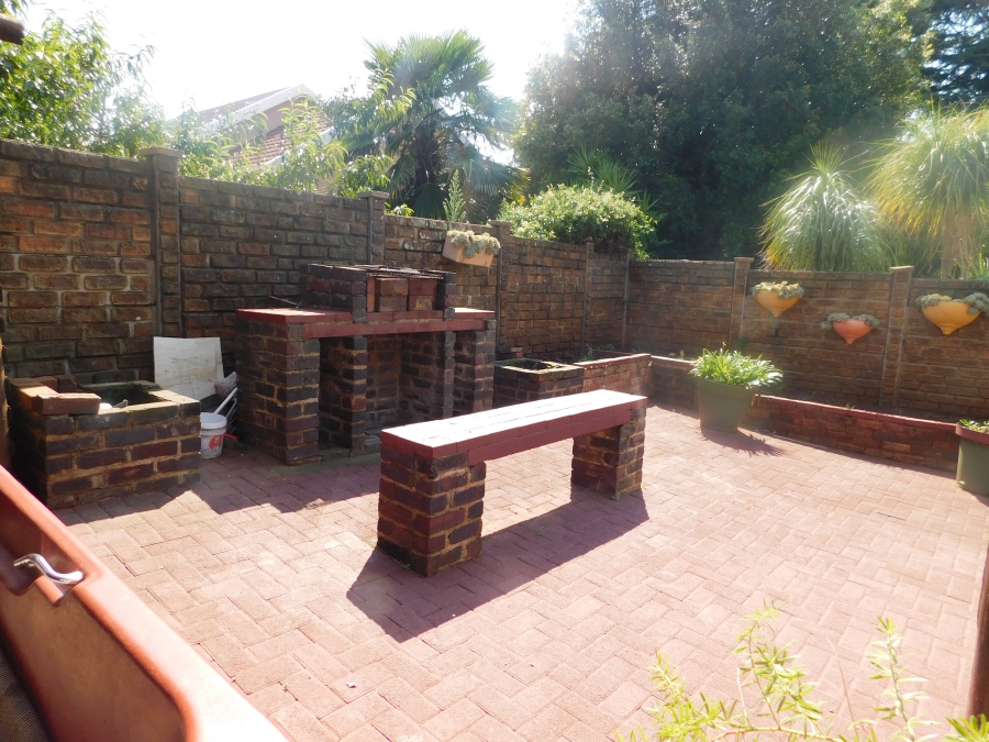 3 Bedroom Property for Sale in Witpoortjie Gauteng